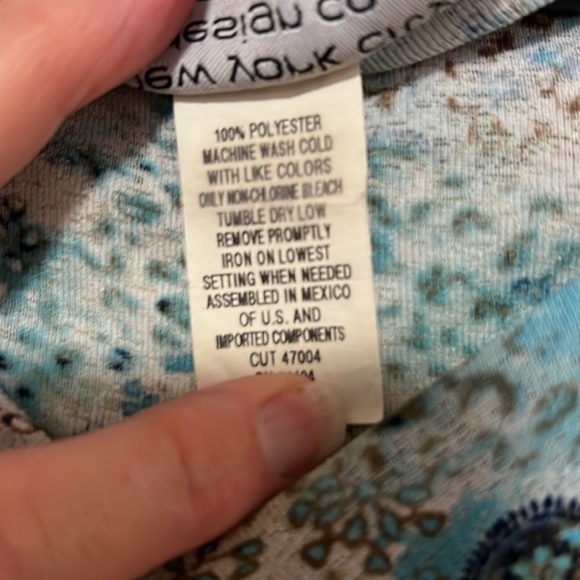 Women ruffle front shirt in blue,cream, navy snd brown - Picture 3 of 3